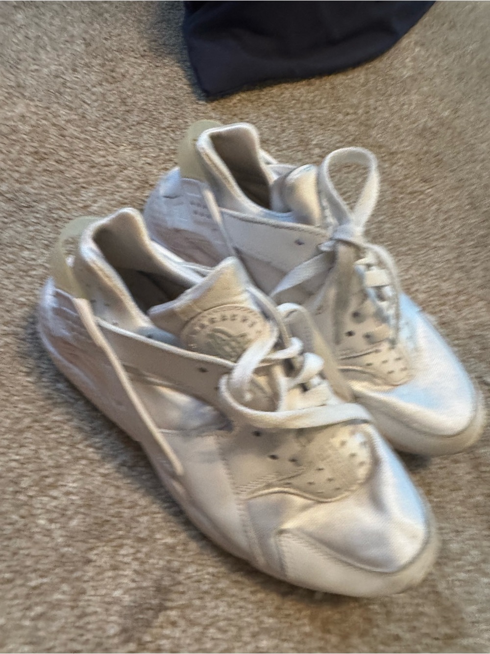 Nike White huaraches Low-Top Lace Sneakers